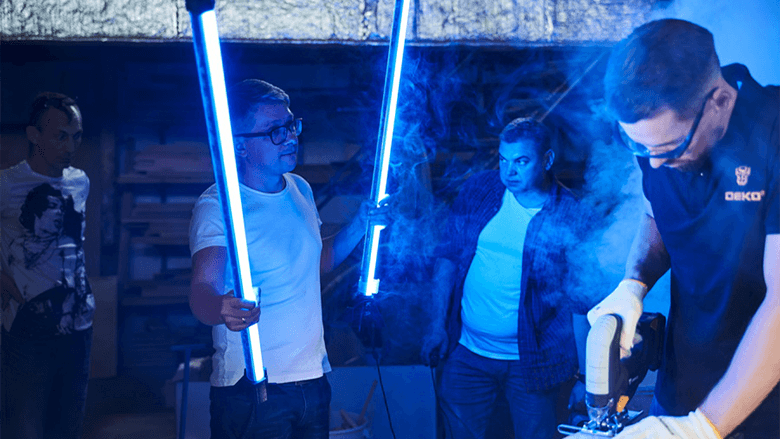 Съёмка ролика с помощью трубок света